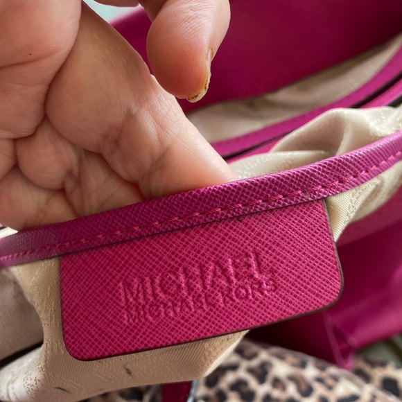 MICHAEL MICHAEL KORS PURSE - Picture 13 of 13